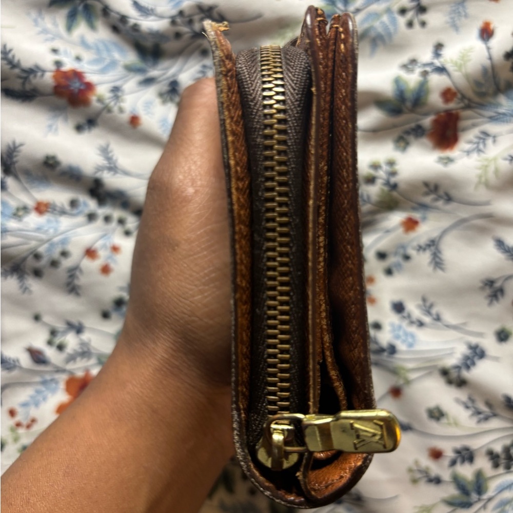 Louis Vuitton Mono Wallet - Picture 3 of 8